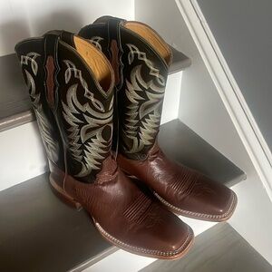 Justin Boots only worn once. Too small in the toe box. Look brand new.
